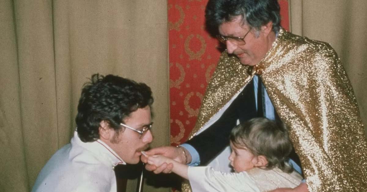 15 creepy cult leaders who had us all fooled