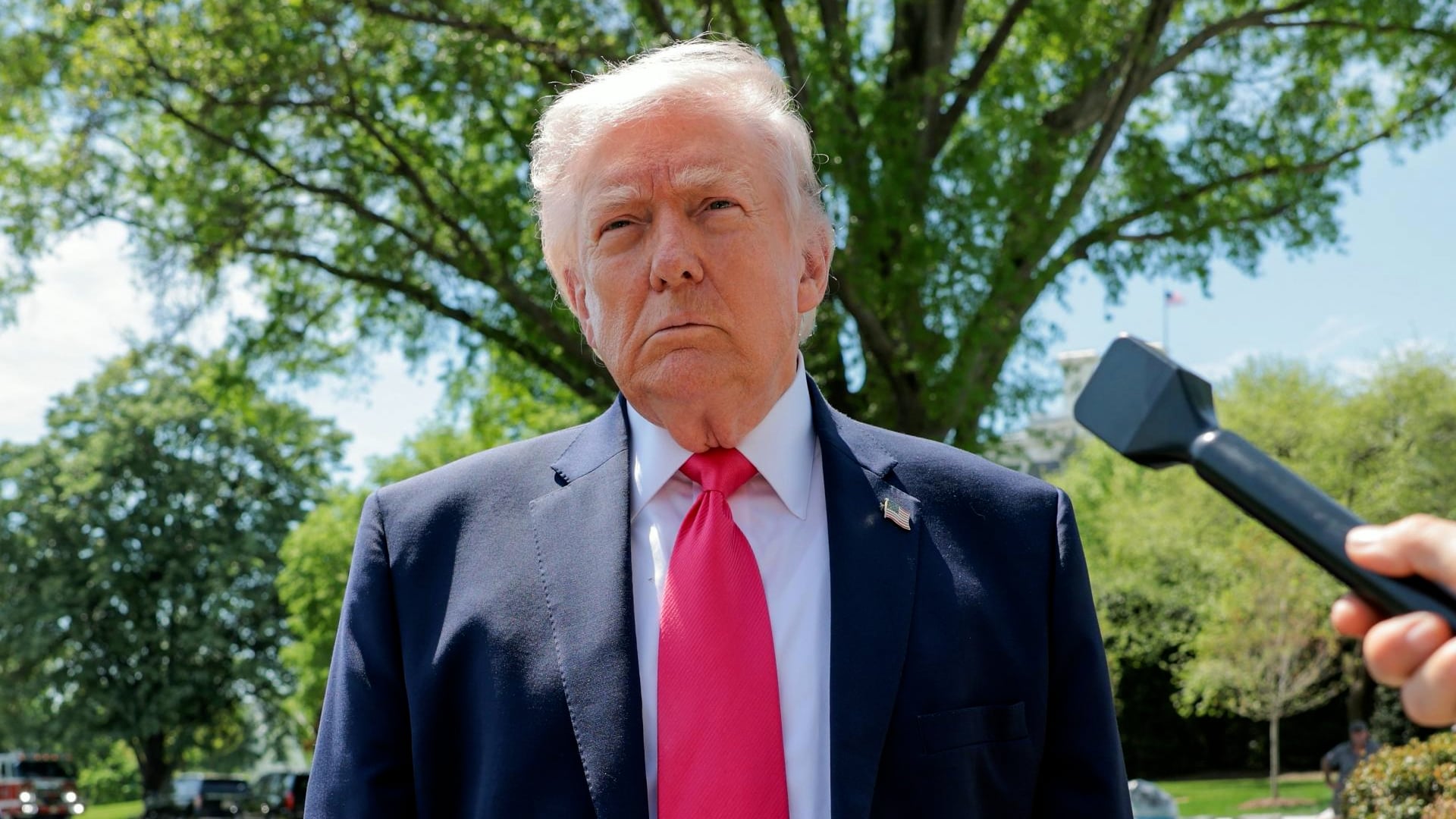 Trump denies dispute with Pope yet spreads false allegation