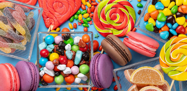 أنواع من السكريات الملونة