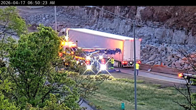 Crash near Northfield neighborhood blocks off all lanes on NB I-71 ramp