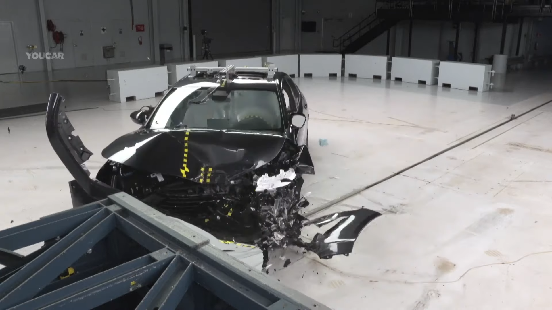 These midsize cars took the hit… watch the results