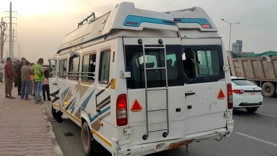 8 killed after tempo traveller plunges into gorge in Tamil Nadu, PM ...