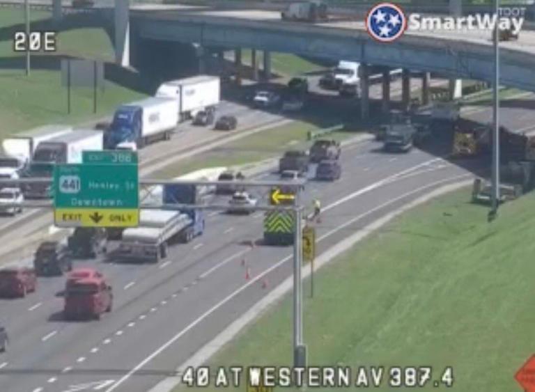 Truck carrying 1 million bees crashes in Knoxville, closing I-40 ramp: TDOT