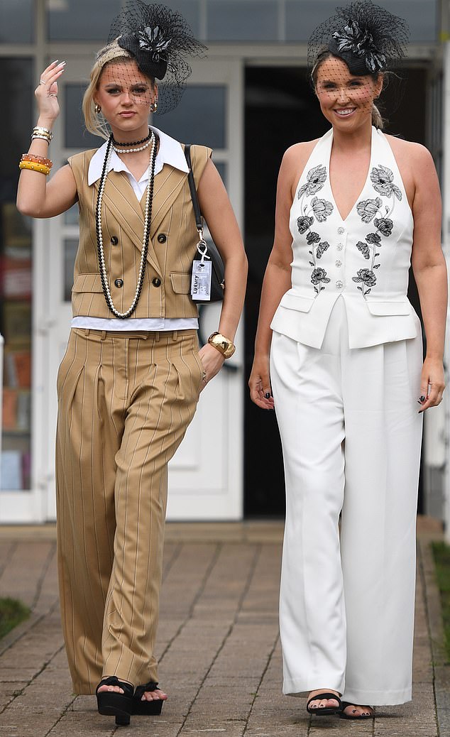 No raining on their parade! Ladies Day racegoers at Scottish Grand ...