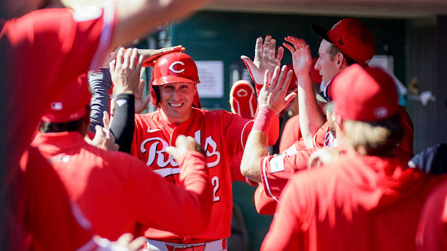 Reds offseason addition forcing the Reds into a tough decision
