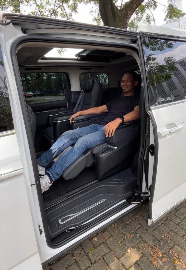 Nikmatnya naik Maxus Mifa9, langsung serasa jadi seorang CEO