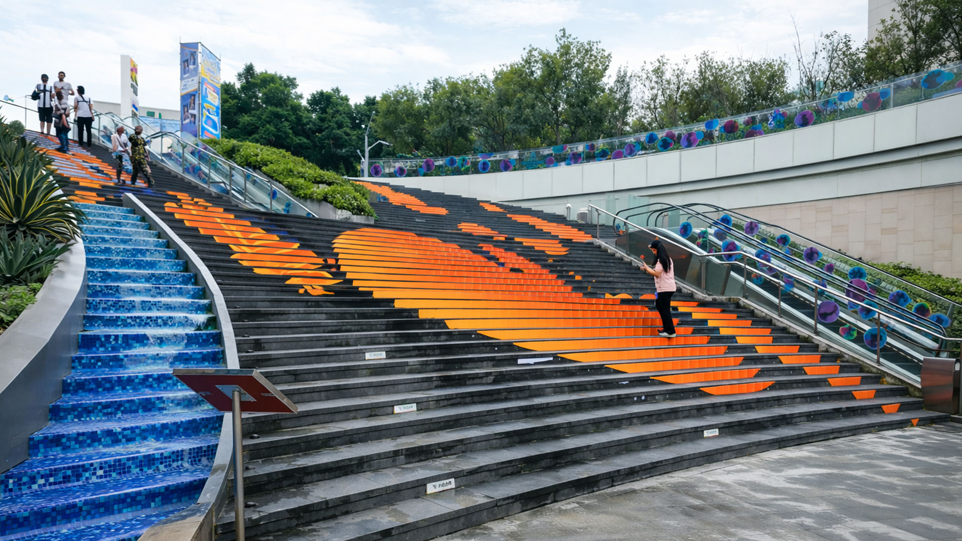 These unique mall stairs in China create a changing visual pattern
