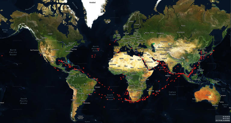 17日午前, 船舶を留守にしたまま航海中の 20万トン級以上大型タンカー船舶たち. これらの中で大部分は超大型油槽船で, アジアでアフリカ南端希望峰を経ってメキシコだけで向かう流れが明確だ. /マリーントラフィックキャプチャー