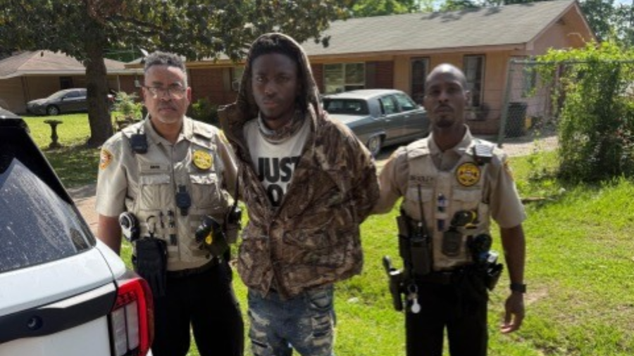 Adams County fugitive found hiding in abandoned vehicle: sheriff