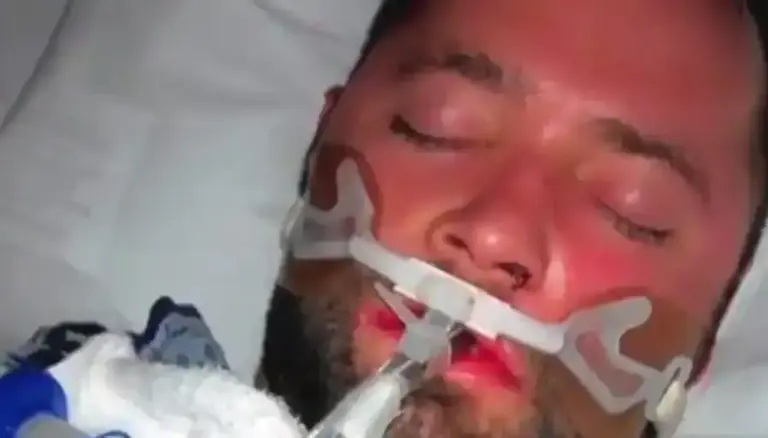 Caso chocante: padre armado amenaza a médicos para impedir la ...