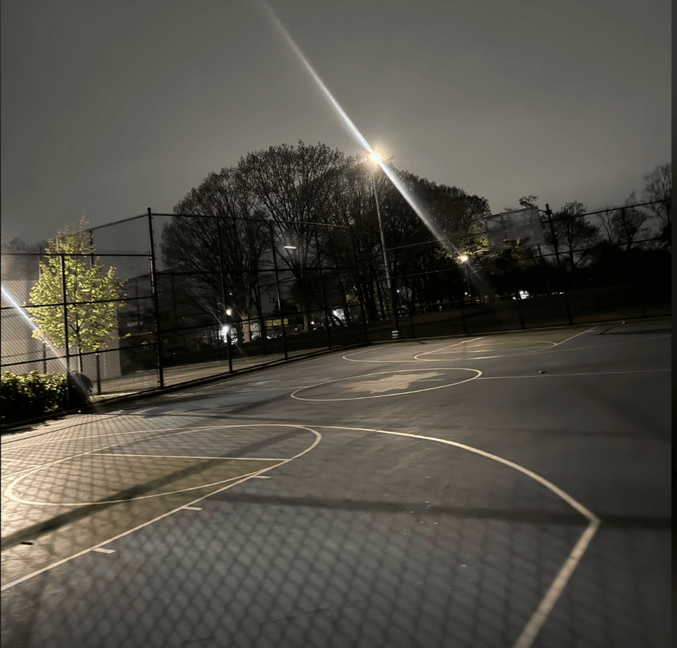Boy, 15, fatally shot in the chest at Queens park; gunman at large