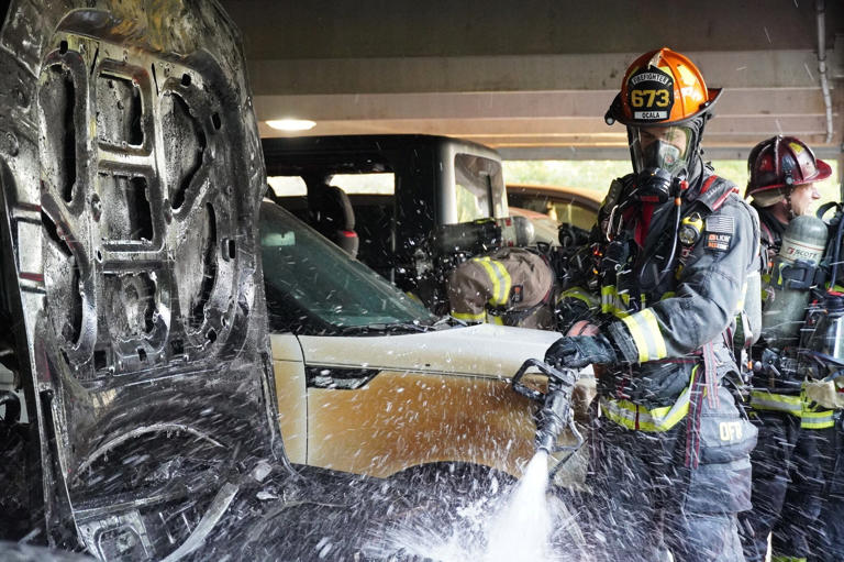 Firefighters extinguish car fire in Ocala hospital parking garage