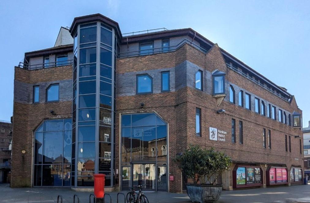 Horsham councillors increase their allowances