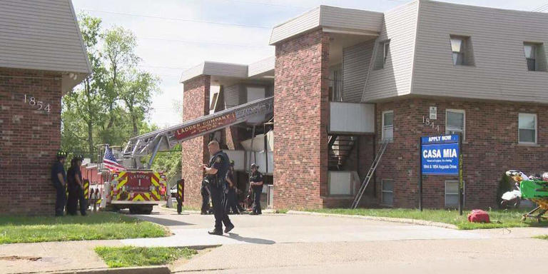 Several people displaced after patio collapses at Lexington apartment ...