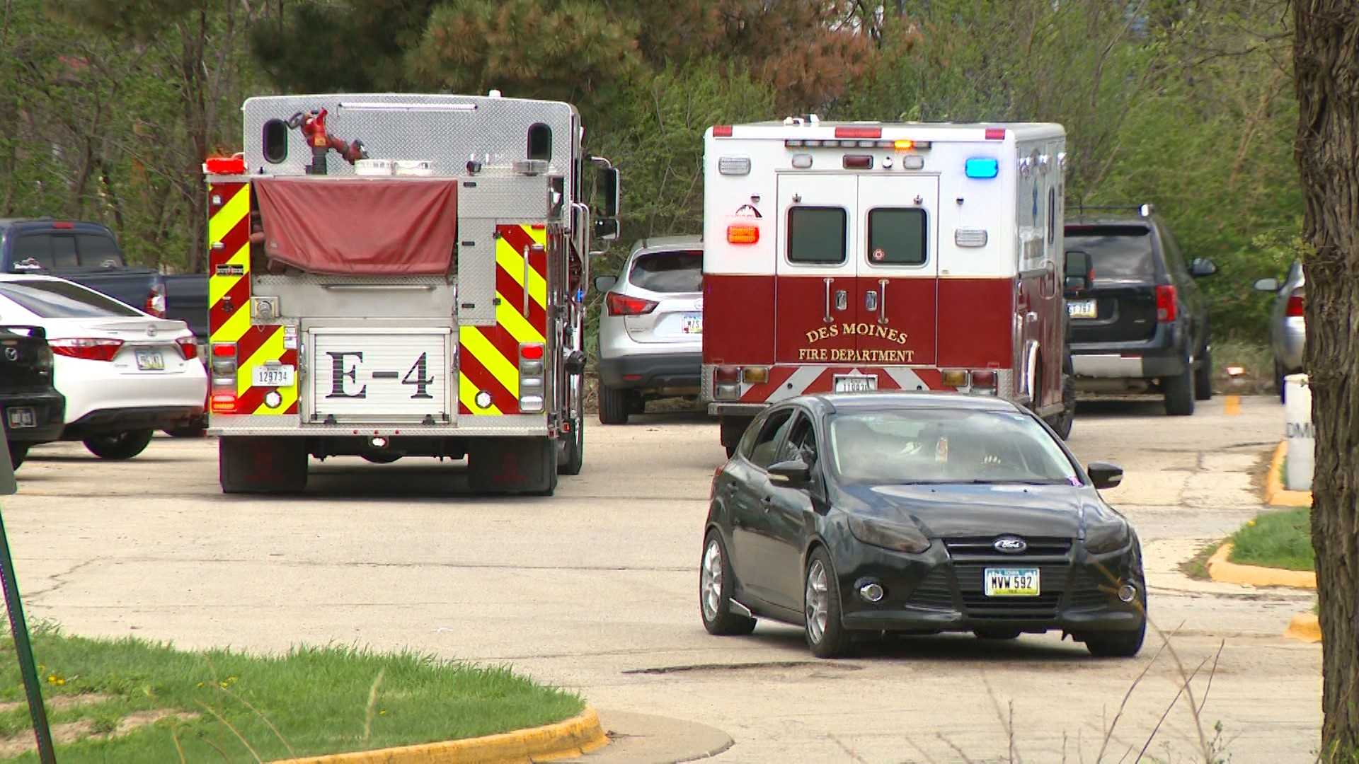 Student taken to hospital after being hit by car in Des Moines high ...