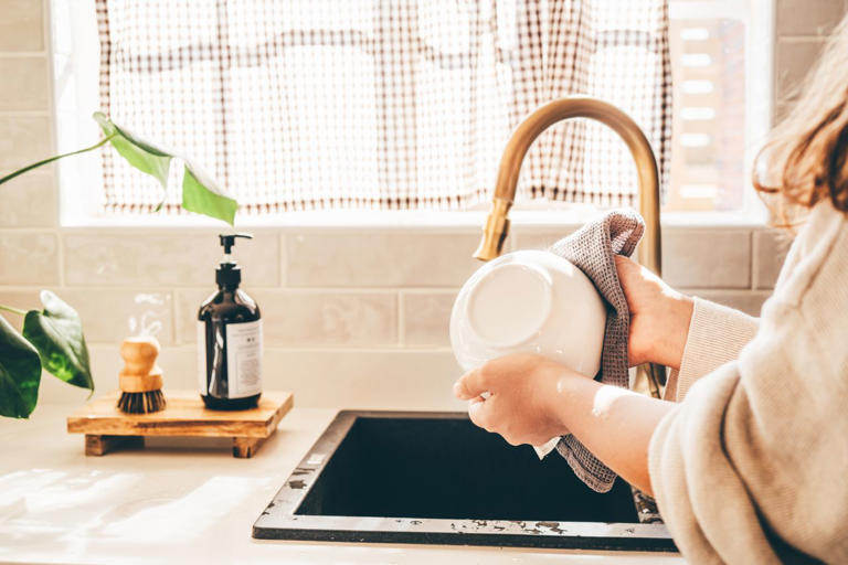 Can you wash dishes with cold water—and actually get them clean?