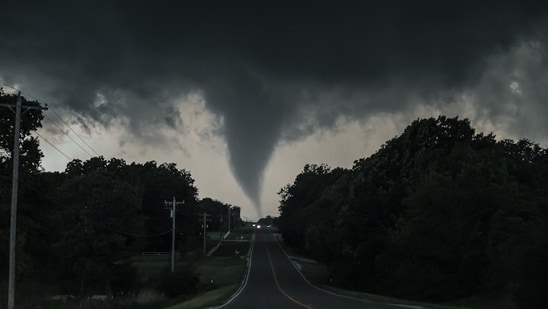 Belton tornado: Videos show twister near I-49 and 58 Highway in ...
