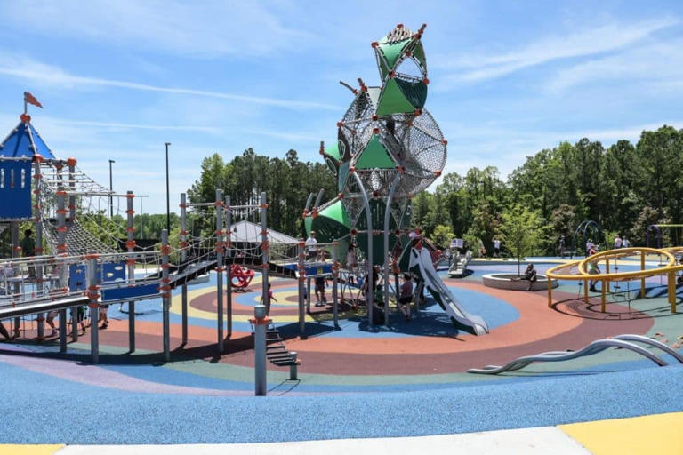 19 best playgrounds and splash pads in Raleigh (& nearby) that kids love!