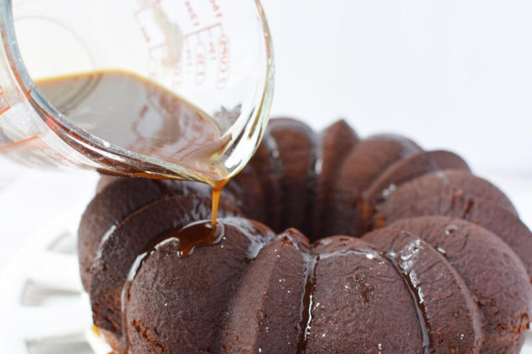 Chocolate Kahlua cake: A boozy bundt cake