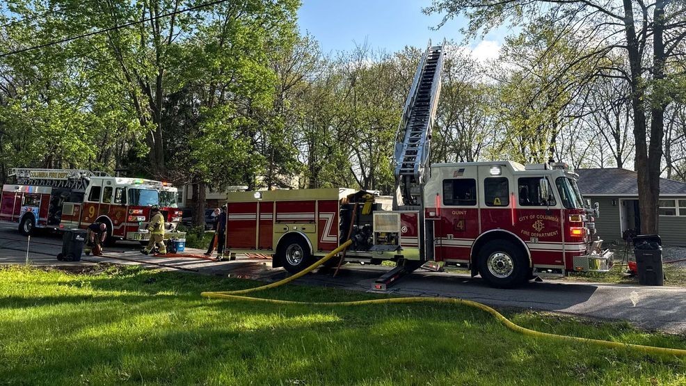 Two pet dogs dead after duplex fire in Columbia