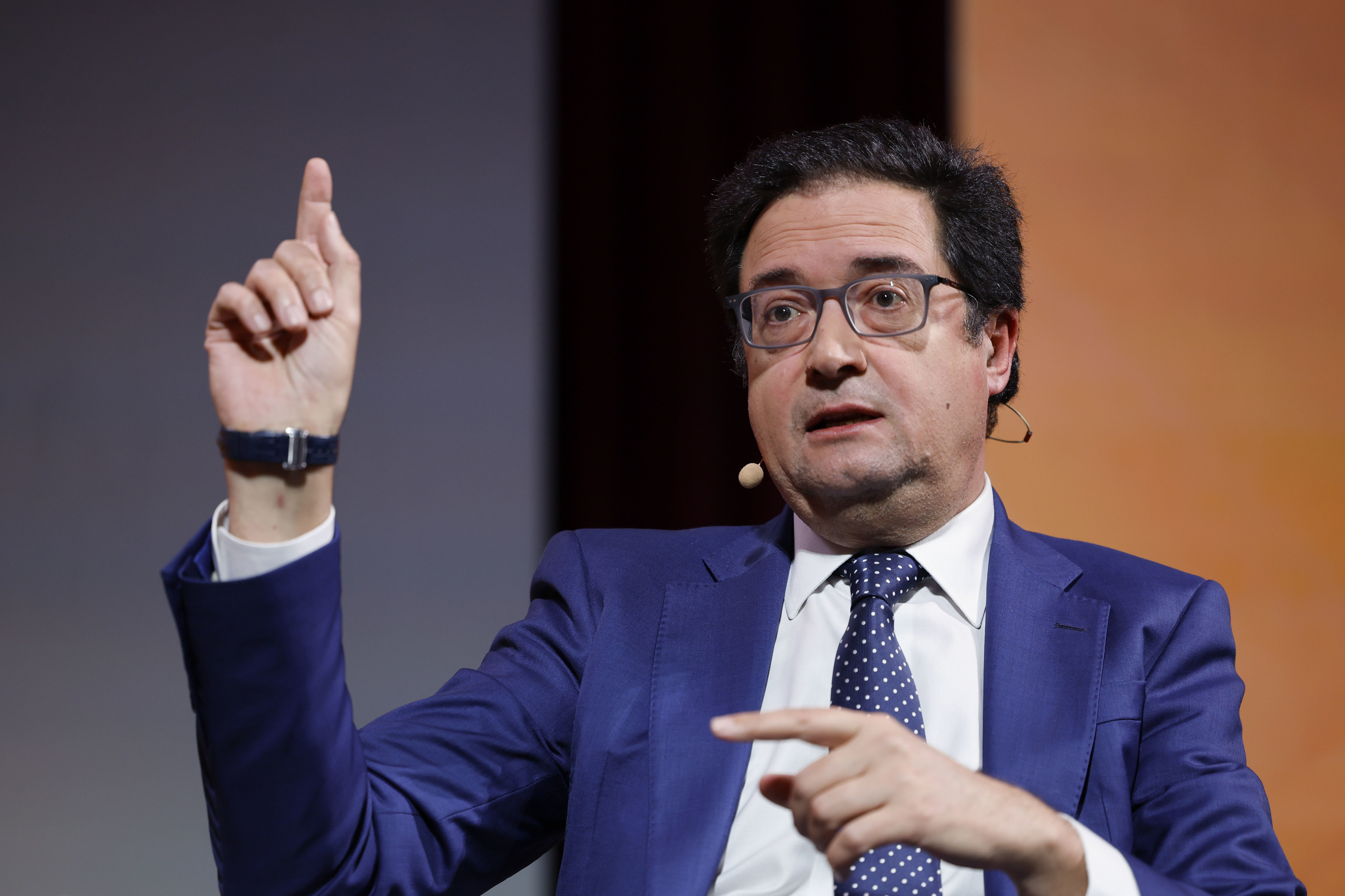 El sueldo de los funcionarios subirá un 0,5% extra este año por la ...