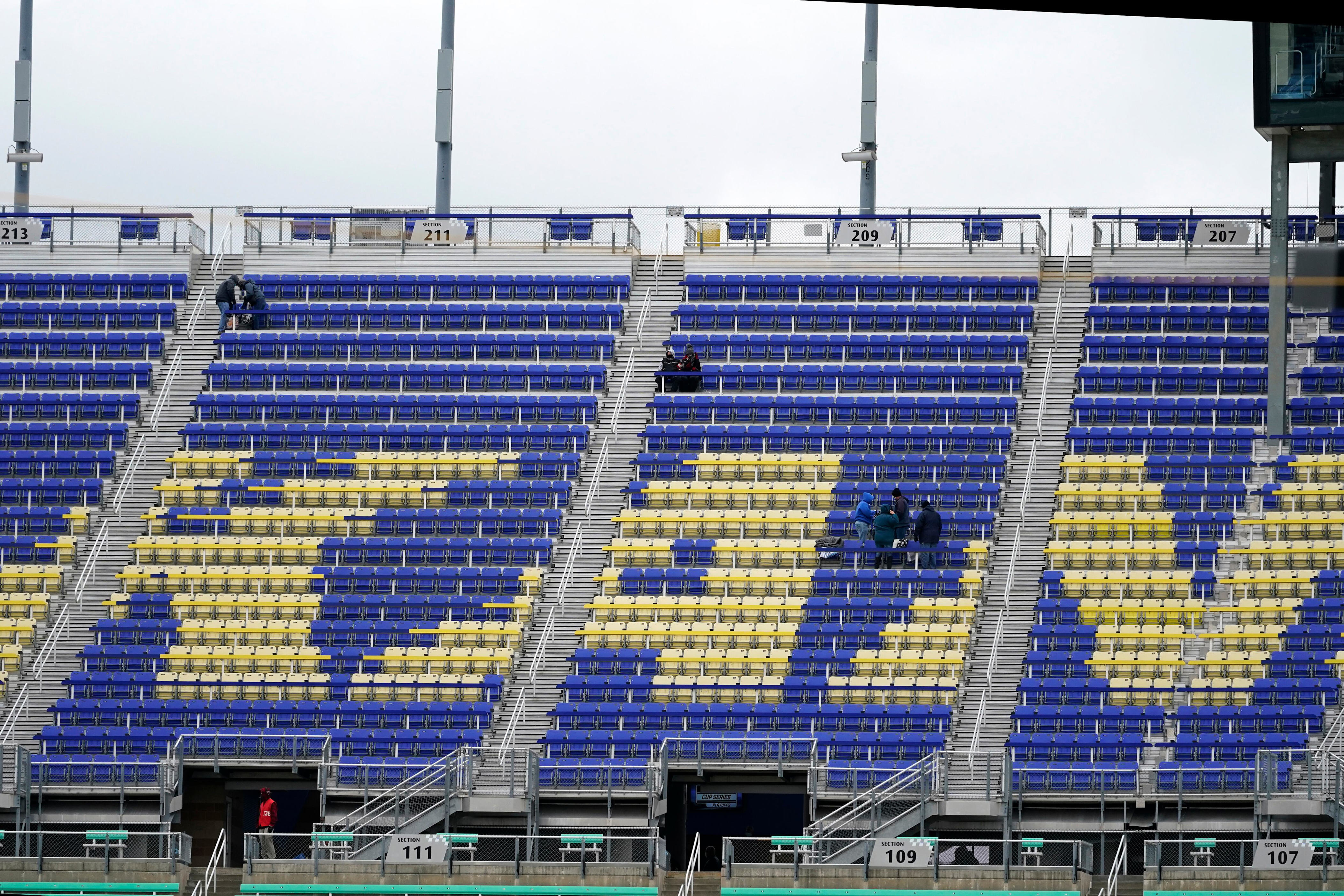 Storm threat forces change to race weekend at Kansas Speedway
