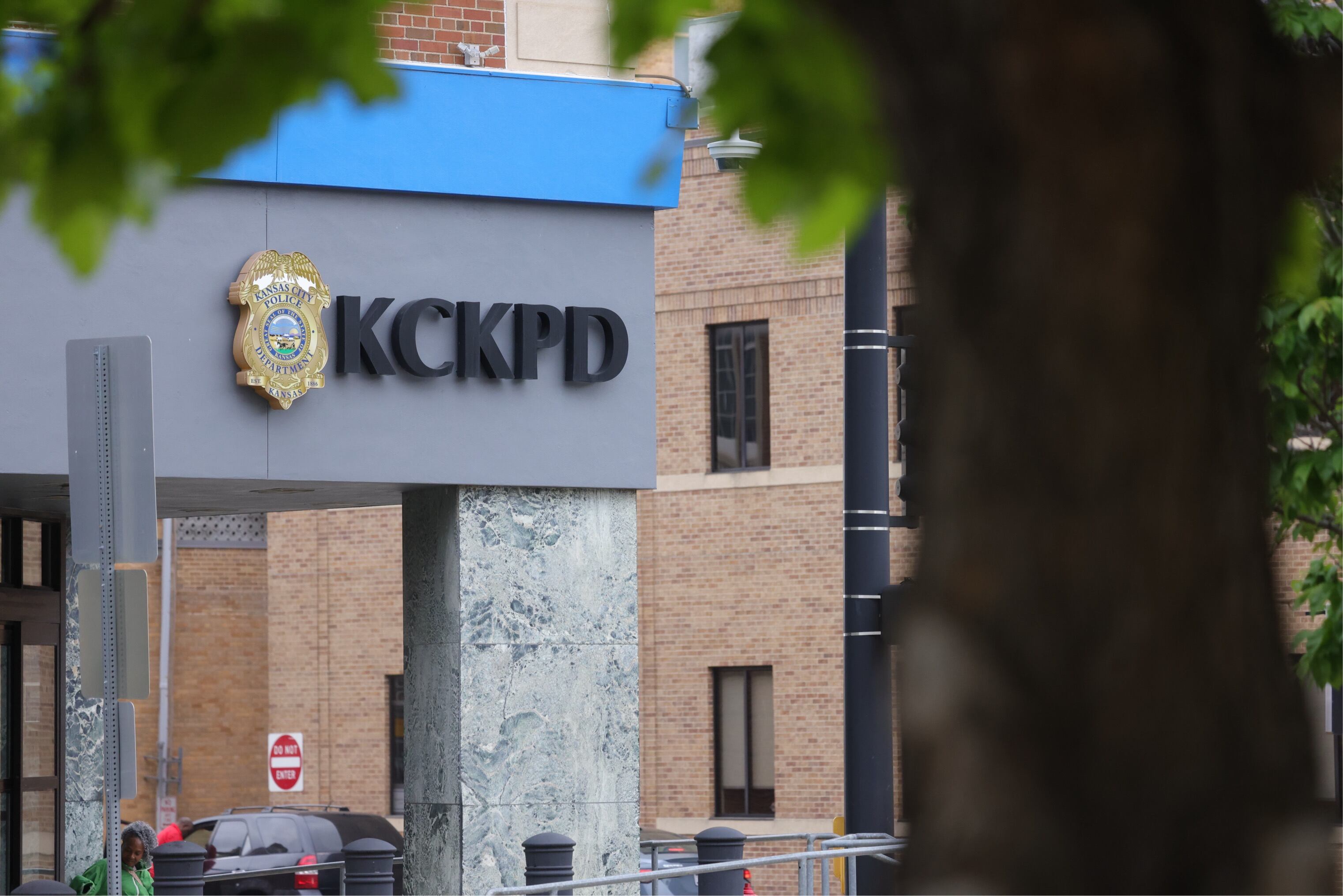 Police arrest 17-year-old in connection with fatal shooting of 15-year ...