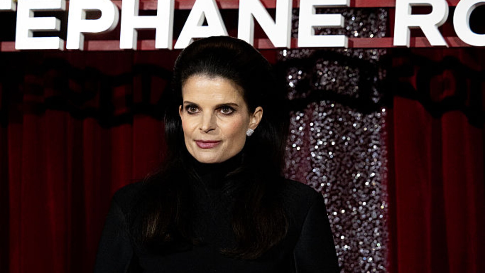 Athina Onassis strahlt bei seltenem Auftritt in roter Robe