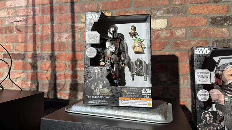 Star Wars Day: New droid figures and talking Mandalorian toys arrive at ...