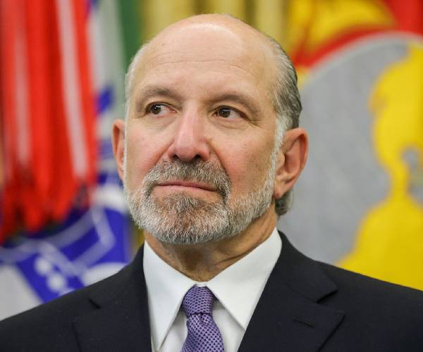 Only 1 Person Approved for Trump Gold Card Visa