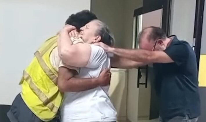 Reencontro de professor universitário desaparecido com a mãe, no interior de São Paulo Foto: PM/Reprodução