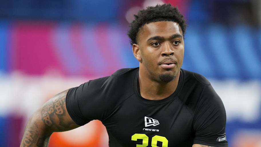 Last-minute Bears NFL mock draft with trade to fend off competitor for ...