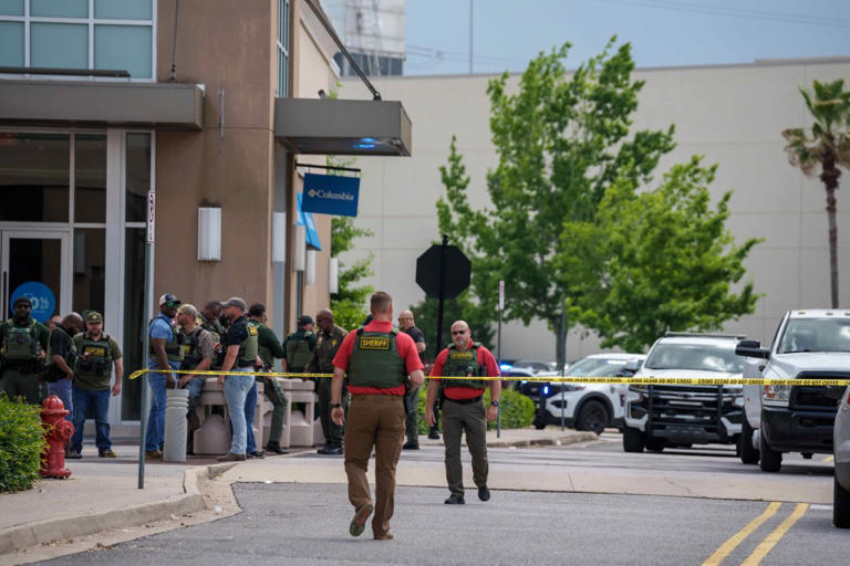 Teen killed, 5 injured in shooting at Mall of Louisiana