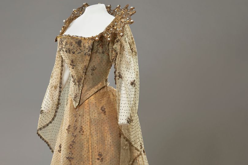Edinburgh exhibition to display 'incredibly novel' royal coronation dress