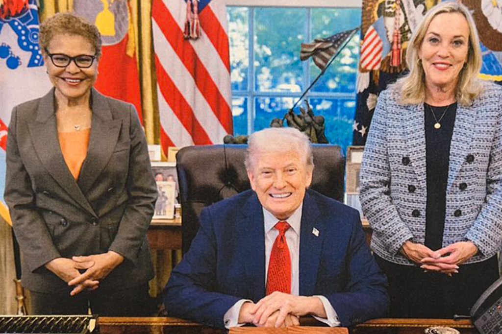 Karen Bass caught doing the unthinkable during Trump visit