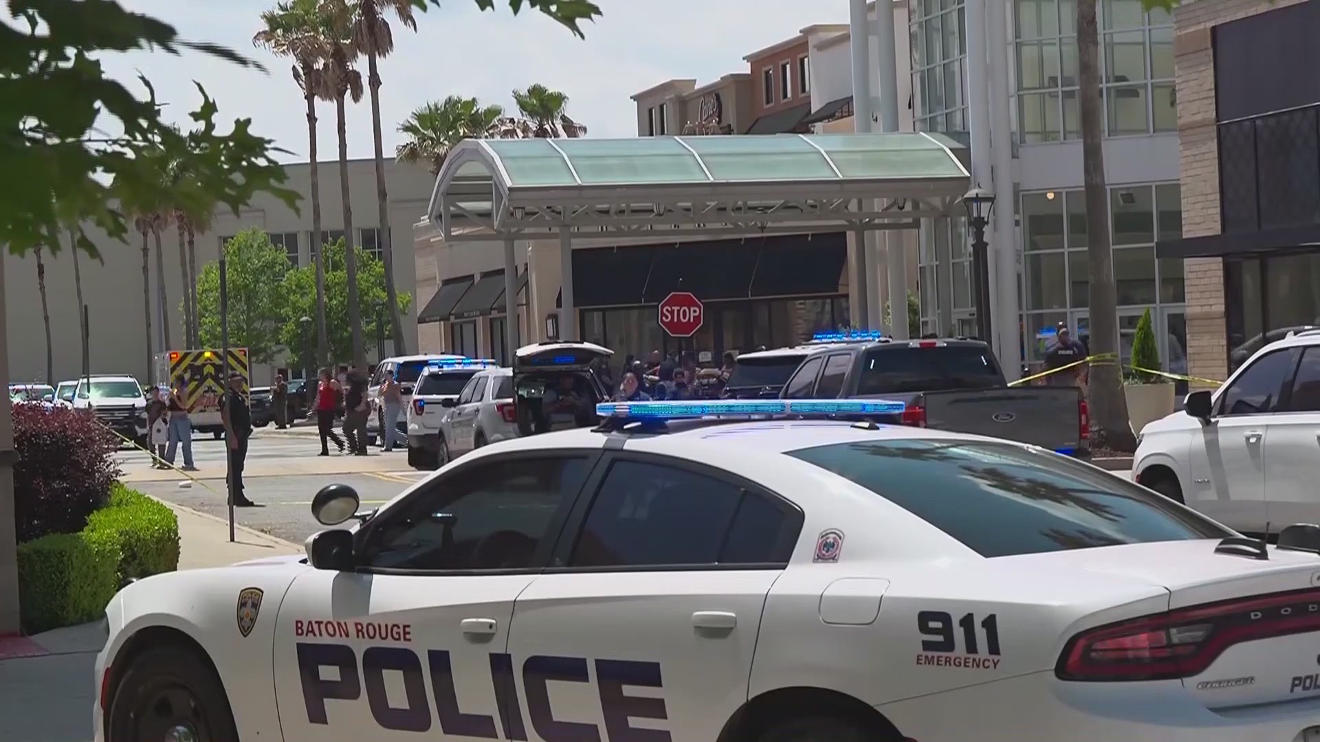 10 injured in shooting at Mall of Louisiana in Baton Rouge, police say