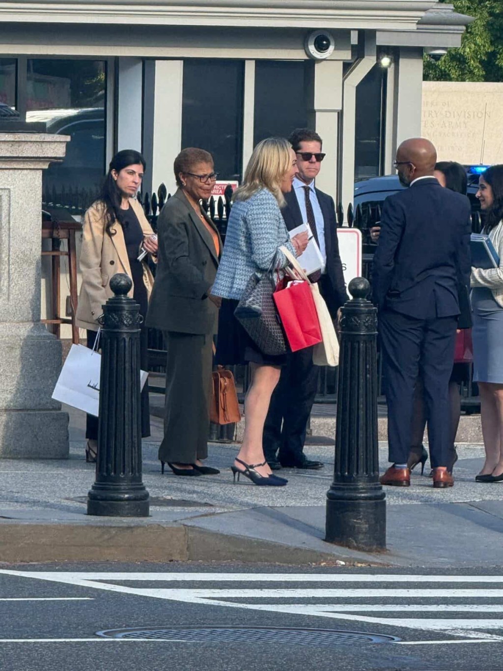 Karen Bass caught doing the unthinkable during Trump visit