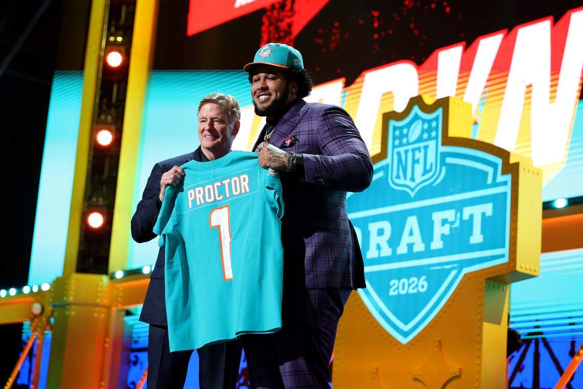 Dolphins draft Proctor at No. 12 amid Saban warning