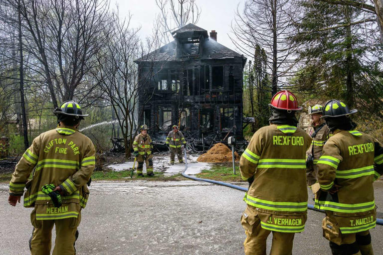 Photos: Firefighters knock down blaze at Rexford home