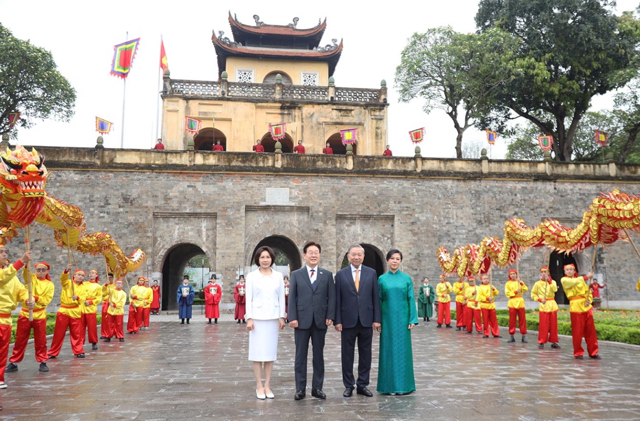 Chương trình hữu nghị đặc biệt chào mừng chuyến thăm Việt Nam của Tổng thống Hàn Quốc và phu nhân