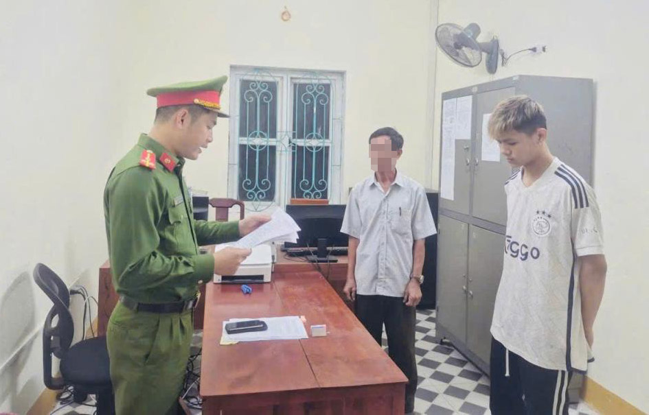 Bắt tạm giam đối tượng cạy cốp xe máy, trộm cắp tài sản tại bãi biển