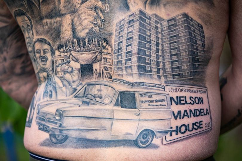 Only Fools and Horses fan spends £5,000 on Del Boy and Uncle Albert ...