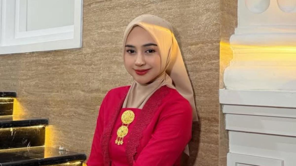 Wajah beda drastis, Ria Ricis bantah permak muka, cuma oplas hidung ...