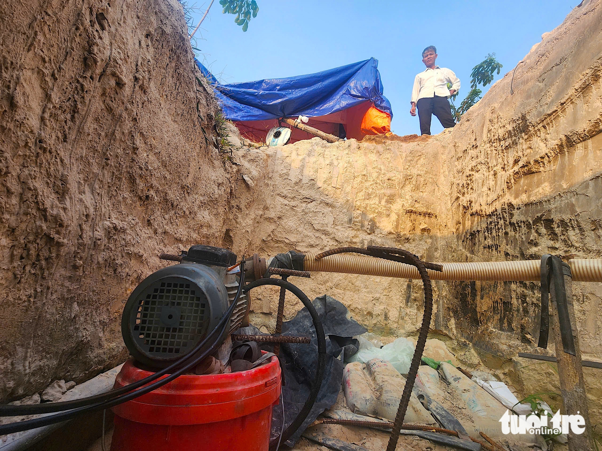 Nông dân 'thủ phủ sắn' Tây Ninh: Ngày đào hố sâu tìm nước, đêm 'ôm' mô tơ lo trộm cắp