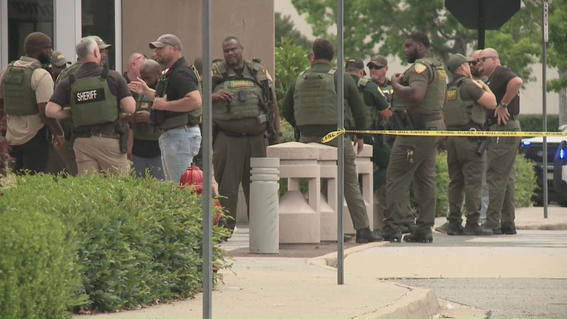 Details emerge after Mall of Louisiana shooting in Baton Rouge, 5 in ...