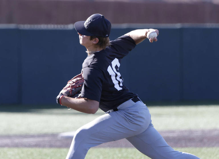 Bishop Gorman baseball escapes jam, rallies past Faith Lutheran — photos