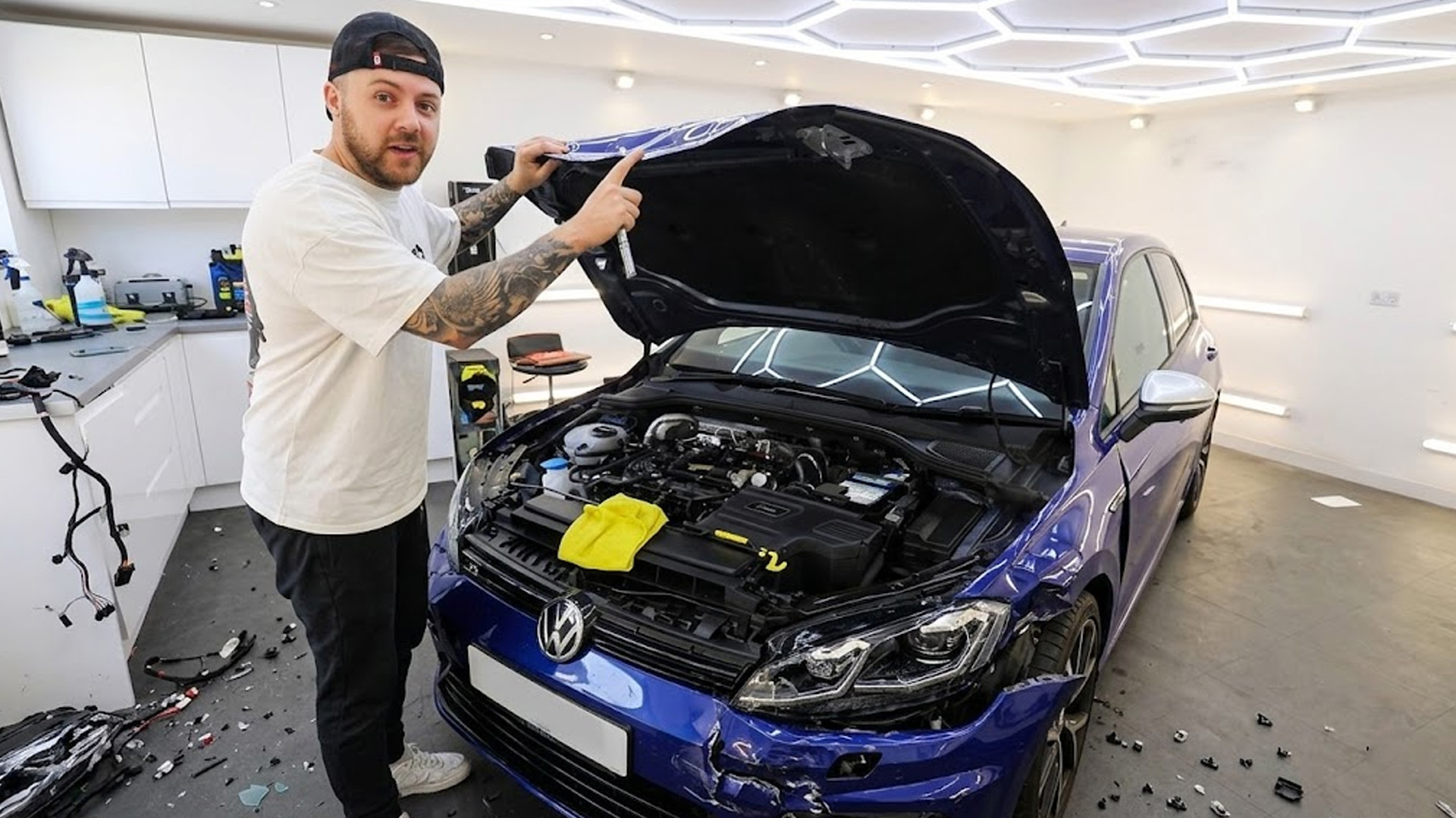 Bringing my crash damaged MK8 Golf R back to life