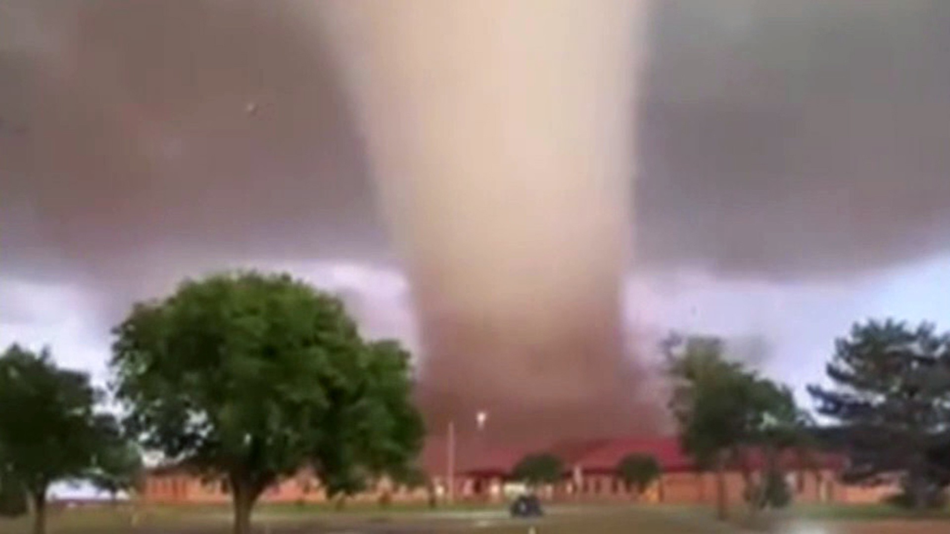 Several injured after confirmed tornado rips across Oklahoma