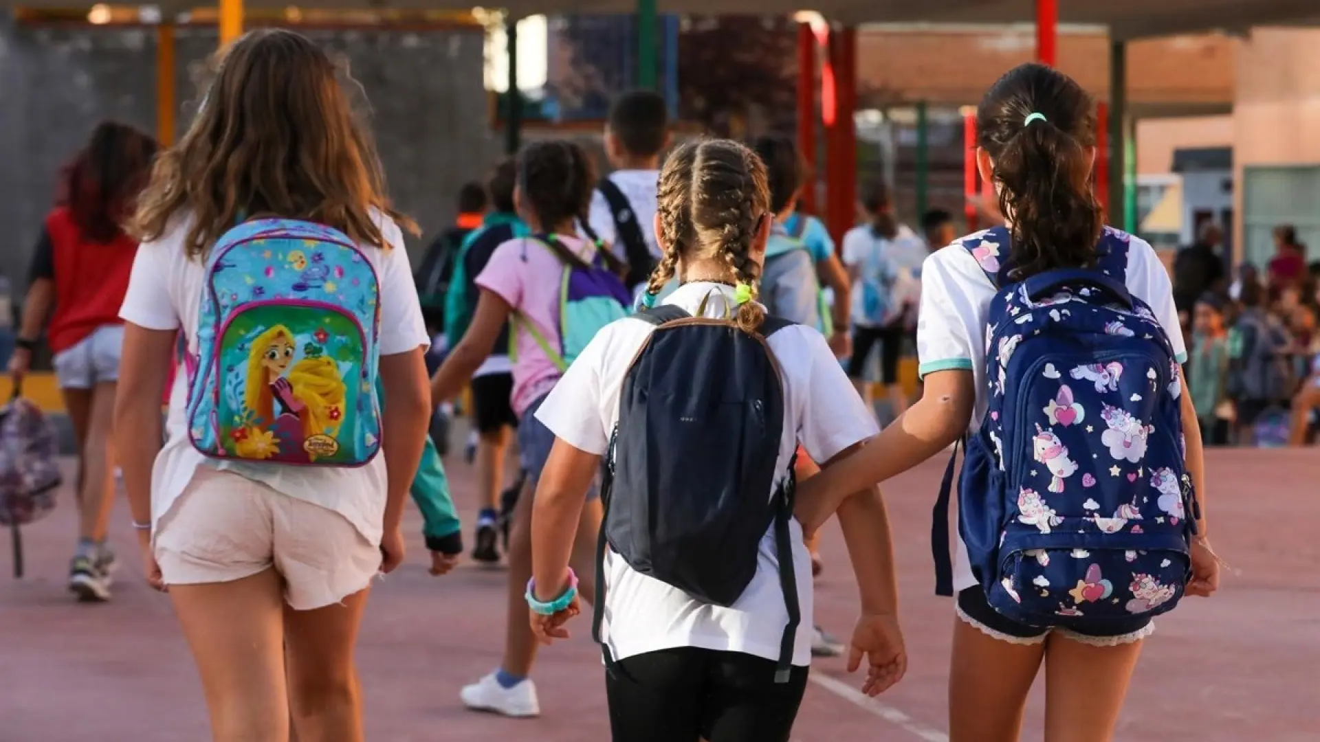 Educación investiga una agresión a una alumna de 6 años en un colegio ...