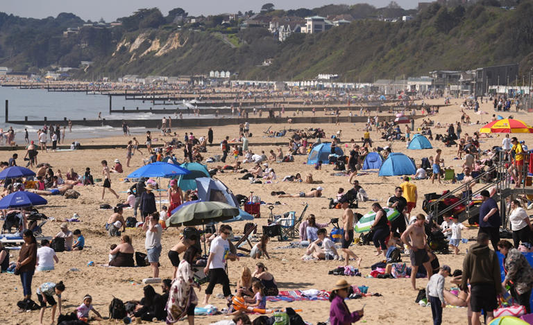 Weekend weather: Met Office forecast sunshine as temperatures “steadily ...